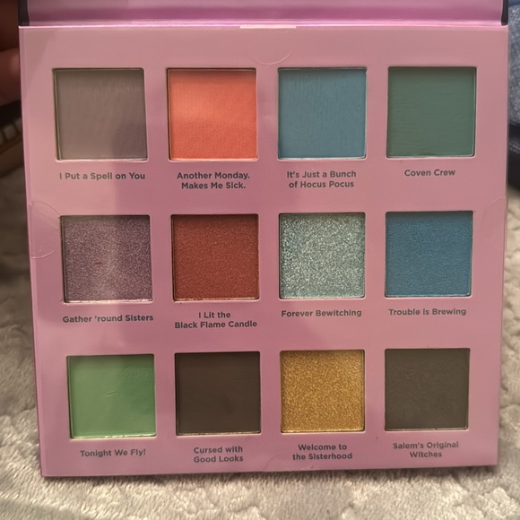 Disney Hocus Pocus Eyeshadow palette - Picture 3 of 4